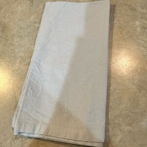 12 gray cotton napkins.